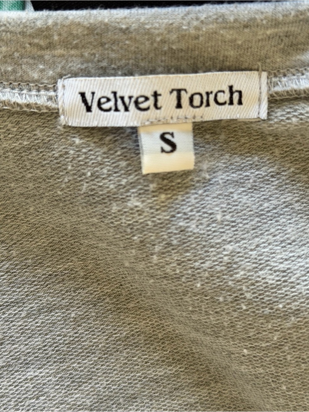 Small Grey Sweater - Picture 12 of 13